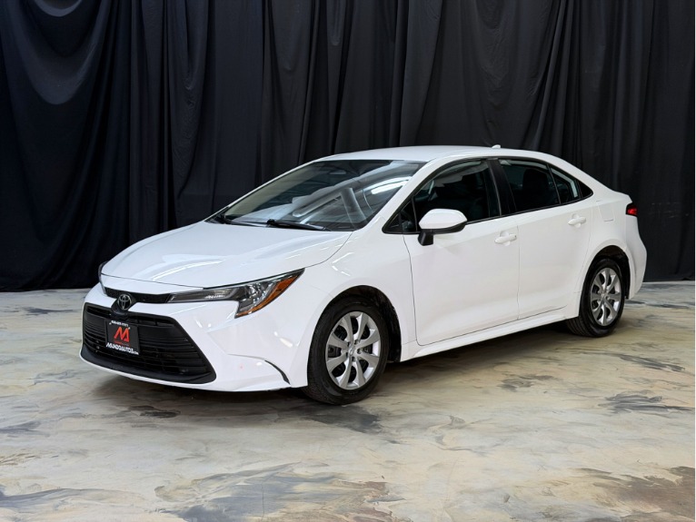 2023 Toyota Corolla LE's photo