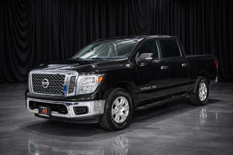 2018 Nissan Titan SV 4X4 Crew Cab's photo
