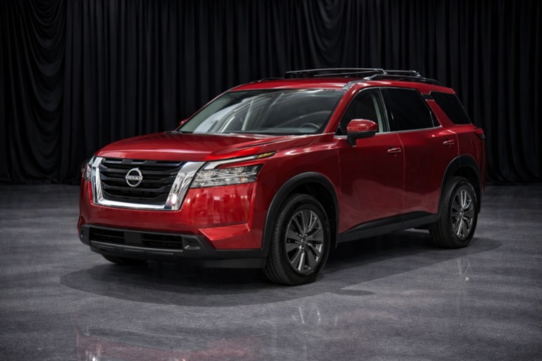 2022 Nissan Pathfinder SV
