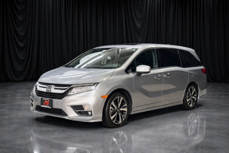 2018 Honda Odyssey Elite's photo