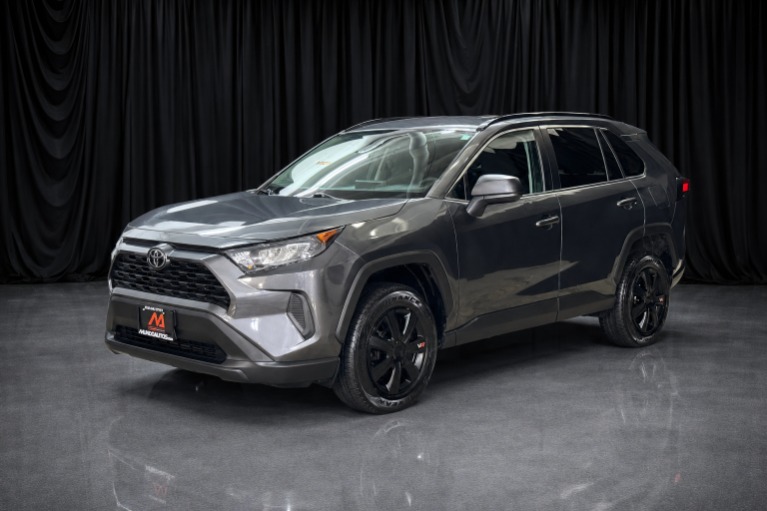 2019 Toyota RAV4 LE FWD's photo