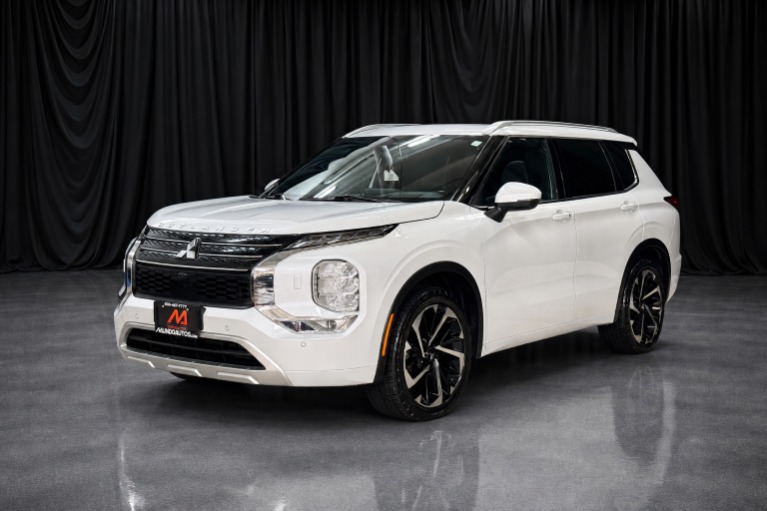 2022 Mitsubishi Outlander SEL S-AWC's photo