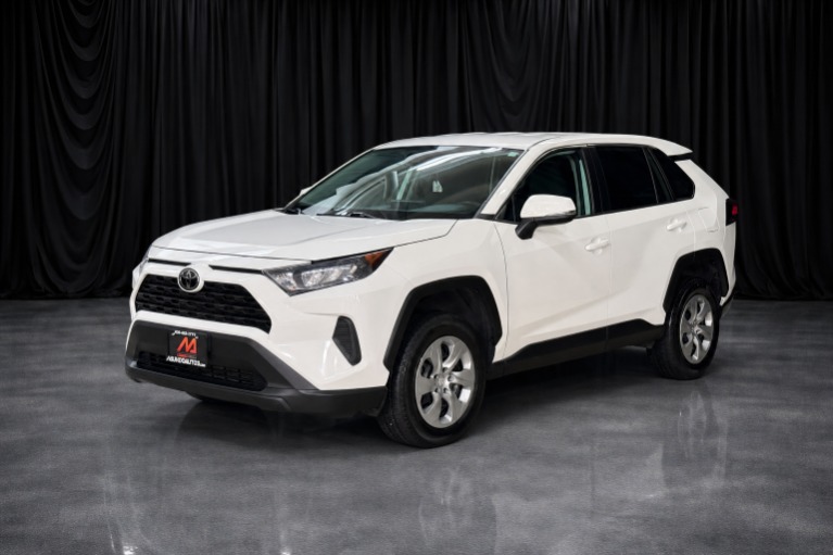 2022 Toyota RAV4 LE FWD's photo