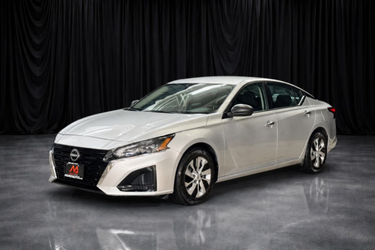 2024 Nissan Altima's photo