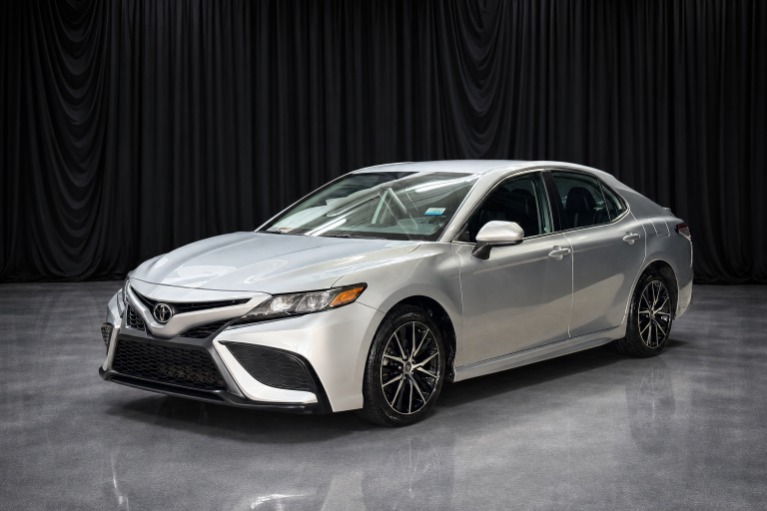 2021 Toyota Camry 2.5 Auto SE's photo