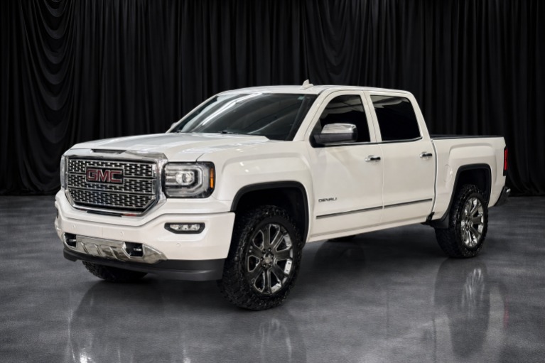 2018 GMC Sierra 4WD Crew Cab Short Box's photo